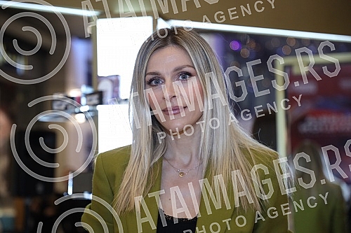 The well-known Italian brand KIKO Milano is organizing the first MAKE-UP MARATHON this weekend at the Gallery shopping center in Belgrade, and as part of today's event, actress Tamara Dragicevic and make-up artist Nena Ilic gave visitors tips on givi