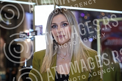 The well-known Italian brand KIKO Milano is organizing the first MAKE-UP MARATHON this weekend at the Gallery shopping center in Belgrade, and as part of today's event, actress Tamara Dragicevic and make-up artist Nena Ilic gave visitors tips on givi