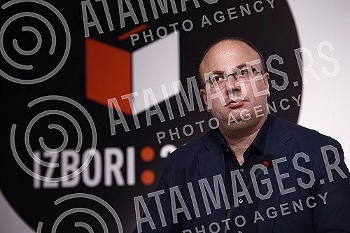 A press conference was held in Miljenko Dereta's premises, at which the CRTA observation mission announced preliminary findings on the monitoring of the election day and the assessment of the quality of the voting process.U prostoru Miljenko Dereta