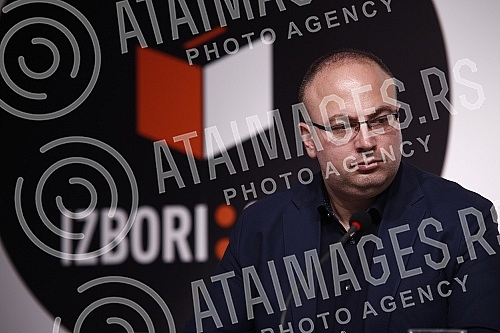 A press conference was held in Miljenko Dereta's premises, at which the CRTA observation mission announced preliminary findings on the monitoring of the election day and the assessment of the quality of the voting process.U prostoru Miljenko Dereta