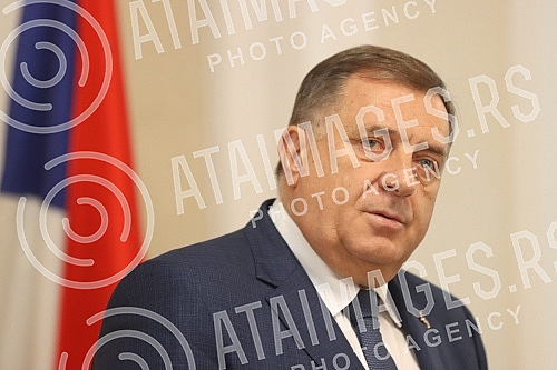 The leader of the Alliance of Independent Social Democrats and candidate for the president of Republika Srpska, Milorad Dodik, said at a press conference that his victory in the General Elections in BiH is unquestionable and he pointed out that tomor