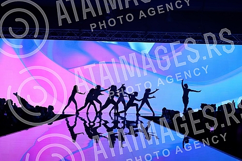 The fashion show of the famous footwear brand Steve Madden was held in Hangar 1 in the Port of Belgrade.Modna revija poznatog brenda obuce Steve Madden odrzana je u Hangaru 1 u Luci Beograd.