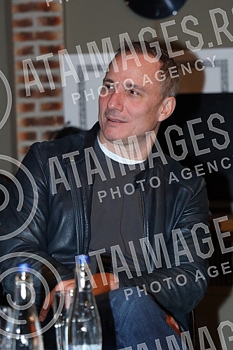 On the occasion of the premiere of the play Death and the Girl based on the play by Ariel Dorfman in the Bitef theater, a press conference was held in the Bitef club.Povodom premijere predstave Smrt i devojka prema drami Arijela Dorfmana u Bitef te