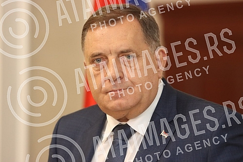 The leader of the Alliance of Independent Social Democrats and candidate for the president of Republika Srpska, Milorad Dodik, said at a press conference that his victory in the General Elections in BiH is unquestionable and he pointed out that tomor