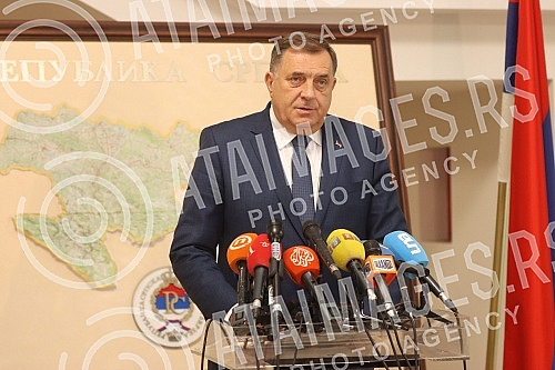 The leader of the Alliance of Independent Social Democrats and candidate for the president of Republika Srpska, Milorad Dodik, said at a press conference that his victory in the General Elections in BiH is unquestionable and he pointed out that tomor