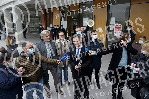 A hearing was held in the High Court for the trial of the lawsuit filed against the President of Serbia, Aleksandar Vucic, by the President of the People's party, Vuk Jeremic, who then addressed the press.U Visem sudu odrzano je rociste za sudjenje