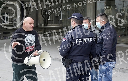 A hearing was held in the High Court for the trial of the lawsuit filed against the President of Serbia, Aleksandar Vucic, by the President of the People's party, Vuk Jeremic, who then addressed the press.U Visem sudu odrzano je rociste za sudjenje