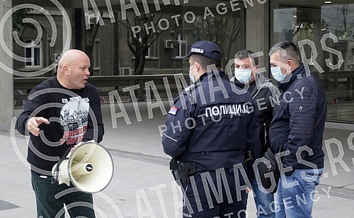 A hearing was held in the High Court for the trial of the lawsuit filed against the President of Serbia, Aleksandar Vucic, by the President of the People's party, Vuk Jeremic, who then addressed the press.U Visem sudu odrzano je rociste za sudjenje