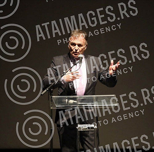 In the Youth center, a group of excluded members of the Democratic party organized a gathering of 