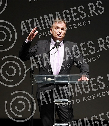 In the Youth center, a group of excluded members of the Democratic party organized a gathering of 