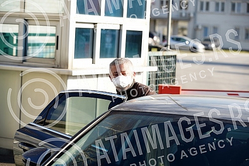 President of FSS, Slavisa Kokeza testified as a citizen at the premises of the Service for the Fight against Organized Crime (SBPOK) in Makis.Predsednik FSS-a Slavisa Kokeza davao je iskaz u svojstvu gradjana u  prostorijama Sluzbe za borbu protiv 