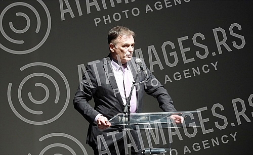 In the Youth center, a group of excluded members of the Democratic party organized a gathering of 