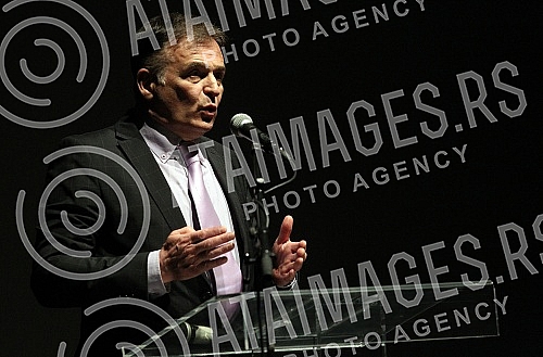 In the Youth center, a group of excluded members of the Democratic party organized a gathering of 