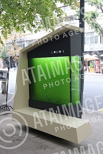 In front of the Municipality of Stari grad, the presentation of the photo-bioreactor 