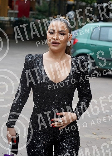 Singer Milica Jokic presented her project 3logija in the restaurant Topciderac, and celebrated with colleagues and associates the first million views for the song Nisi ti.Pevacica Milica Jokic je u restoranu Topciderac predstavila svoj projekat 3lo