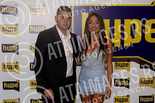 Singer Milica Jokic presented her project 3logija in the restaurant Topciderac, and celebrated with colleagues and associates the first million views for the song Nisi ti.Pevacica Milica Jokic je u restoranu Topciderac predstavila svoj projekat 3lo