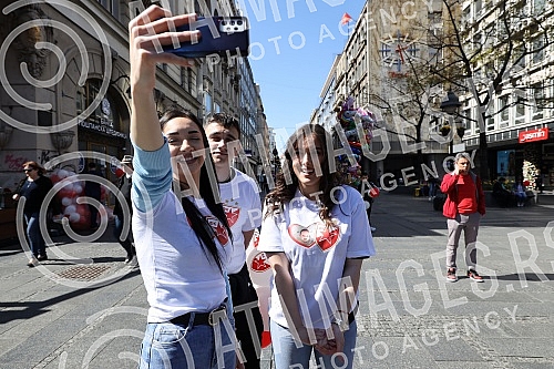 The Red Star football club organized a fan zone in Knez Mihailova Street on Wednesday from 2 to 5 pm in order to collect help for the treatment of Vukan Stoiljkovic, who suffers from spinal muscular atrophy.Fudbalski klub Crvena zvezda je u sredu o