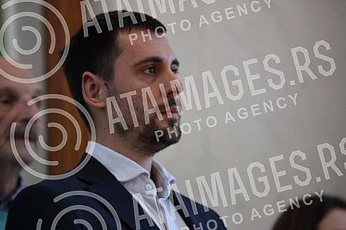 French Ambassador Pierre Cochard presented the National Order of Merit to basketball player Natasa Kovacevic StojakovicAmbasador Francuske Pjer Kosar urucio je Nacionalni orden za zasluge kosarkasici Natasi Kovacevic Stojakovic.