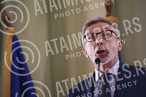 French Ambassador Pierre Cochard presented the National Order of Merit to basketball player Natasa Kovacevic StojakovicAmbasador Francuske Pjer Kosar urucio je Nacionalni orden za zasluge kosarkasici Natasi Kovacevic Stojakovic.