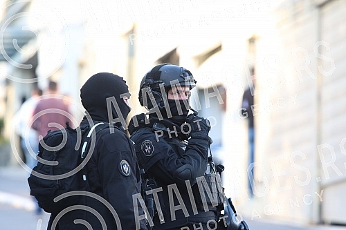 The Great International Arrest Action, which is taking place simultaneously in several European countries, countries in the region and the world, ie in Ecuador, is led by Europol, and in our country, the Criminal Police Directorate of the Ministry of