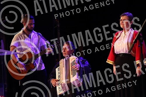 The New Democratic Party of Serbia held a festive party academy in the Madlenijanum theater on the occasion of 30 years of its existence.Nova Demokratska stranka Srbije odrzala je u teataru Madlenijanum svecanu akademiju stranke povodom 30 godina s