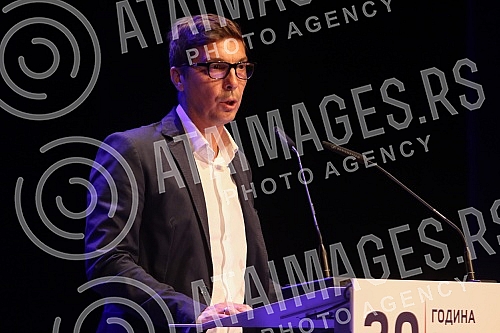 The New Democratic Party of Serbia held a festive party academy in the Madlenijanum theater on the occasion of 30 years of its existence.Nova Demokratska stranka Srbije odrzala je u teataru Madlenijanum svecanu akademiju stranke povodom 30 godina s