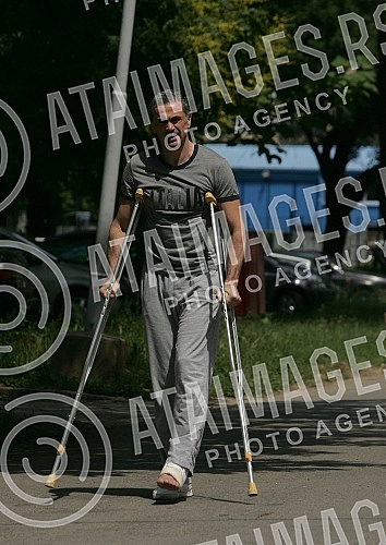 Zvezdan Terzic - after seven months spent in detention released from the Central Prison.Zvezdan Terzic - posle sedam meseci provedenih u pritvoru pusten iz Centralnog zatvora.