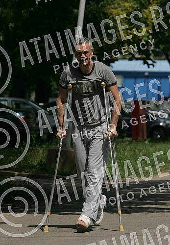 Zvezdan Terzic - after seven months spent in detention released from the Central Prison.Zvezdan Terzic - posle sedam meseci provedenih u pritvoru pusten iz Centralnog zatvora.