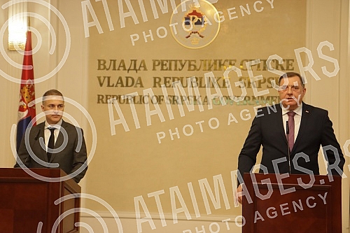 Serbian member and BiH Presidency chairman Milorad Dodik met with serbian defense minister Nebojsa Stefanovic in Banja Luka. Srpski clan i predsjedavajuci Predsjednistva BiH Milorad Dodik sastao se u Banjaluci sa ministrom odbrane Srbije Nebojsom S