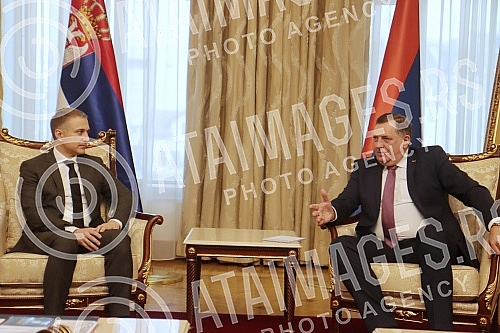 Serbian member and BiH Presidency chairman Milorad Dodik met with serbian defense minister Nebojsa Stefanovic in Banja Luka. Srpski clan i predsjedavajuci Predsjednistva BiH Milorad Dodik sastao se u Banjaluci sa ministrom odbrane Srbije Nebojsom S