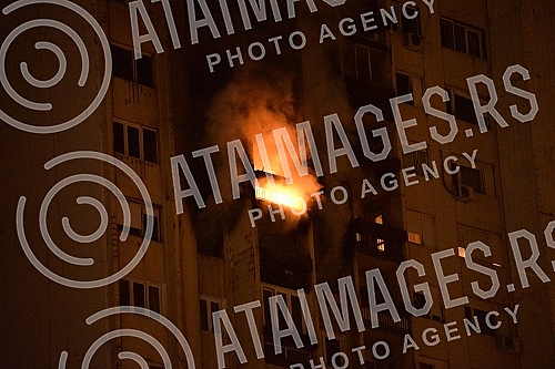 A fire in a residential building in Block 63 in New BelgradePozar u stambenoj zgradi u bloku 63 na Novom Beogradu.