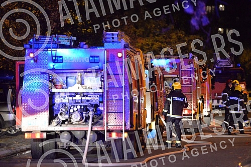 A fire in a residential building in Block 63 in New BelgradePozar u stambenoj zgradi u bloku 63 na Novom Beogradu.