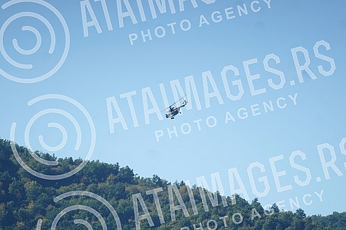 The KFOR helicopter is in charge of the region of the administrative crossing Jarinje, in the part of Kosovo and Metohija.Helikopter KFOR-a nadlece region administrativnog prelaza Jarinje, na delu Kosova i Metohije.