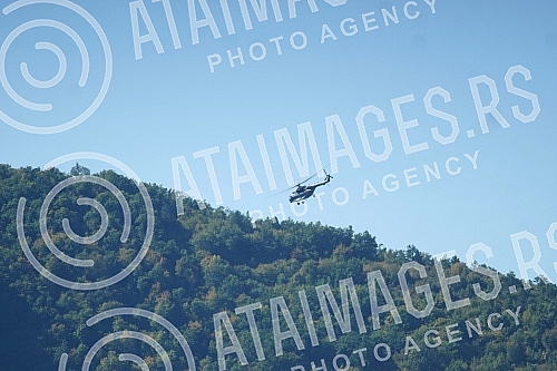 The KFOR helicopter is in charge of the region of the administrative crossing Jarinje, in the part of Kosovo and Metohija.Helikopter KFOR-a nadlece region administrativnog prelaza Jarinje, na delu Kosova i Metohije.