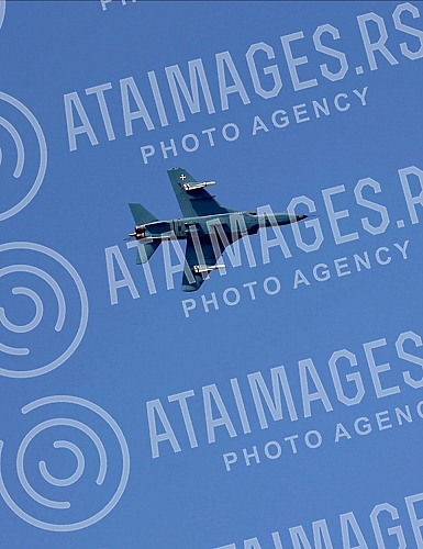 The plane of the Serbian Army patrolled the airspace above the administrative crossing Jarinje.Avion Vojske Srbije patrolirala vazdusnim prostorom iznad administrativnog prelaza Jarinje.