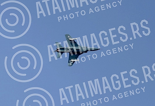 The plane of the Serbian Army patrolled the airspace above the administrative crossing Jarinje.Avion Vojske Srbije patrolirala vazdusnim prostorom iznad administrativnog prelaza Jarinje.