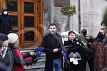 A press conference was held in front of the Government of Serbia on the action Kreni Promeni on the occasion of submitting a petition with 290,000 signatures, which would prevent the exploitation of lithium in Serbia. Ispred Vlade Srbije odrzana je