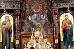 Bishop Jefrem of Banja Luka served the midnight Easter liturgy in the Church of Christ the Savior.Vladika banjalucki Ðefrem sluzio je ponocnu uskrsnju liturgiju  u Hramu Hrista Spasitelja.