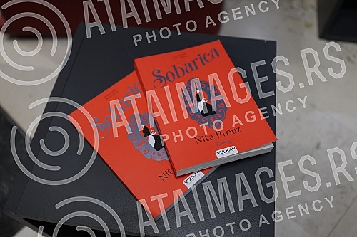 Nita Prose, author of the New York Times and Sunday Times bestseller The Maid, was a guest of Vulkan bookstore.Nita Prouz, autorka bestselera Njujork tajmsa i Sandej tajmsa Sobarica, bila je gosca knjizare Vulkan.