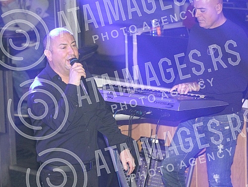 Performance of Radisa Trajkovic - Djani held on raft River.Nastup Radise Trajkovica - Djani na splavu River. 