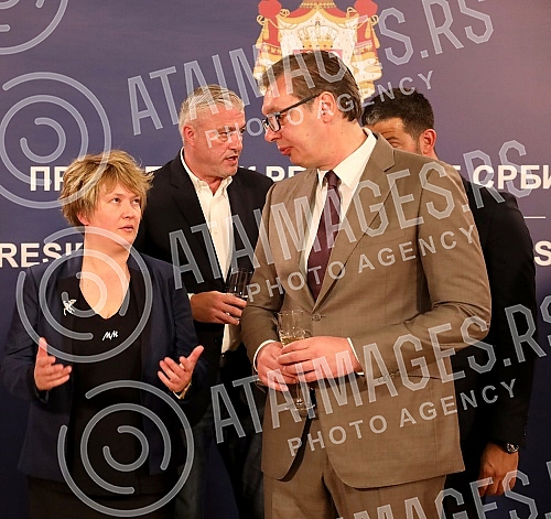 The President of Serbia, Aleksandar Vucic, received in the Presidency the women's basketball national team of Serbia, which won a gold medal at the European Championship.Predsednik Srbije Aleksandar Vucic primio je  u Predsednistvu zensku kosarkask