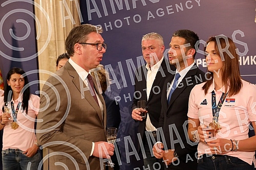 The President of Serbia, Aleksandar Vucic, received in the Presidency the women's basketball national team of Serbia, which won a gold medal at the European Championship.Predsednik Srbije Aleksandar Vucic primio je  u Predsednistvu zensku kosarkask