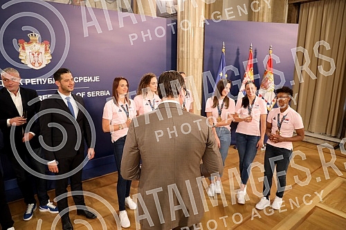 The President of Serbia, Aleksandar Vucic, received in the Presidency the women's basketball national team of Serbia, which won a gold medal at the European Championship.Predsednik Srbije Aleksandar Vucic primio je  u Predsednistvu zensku kosarkask