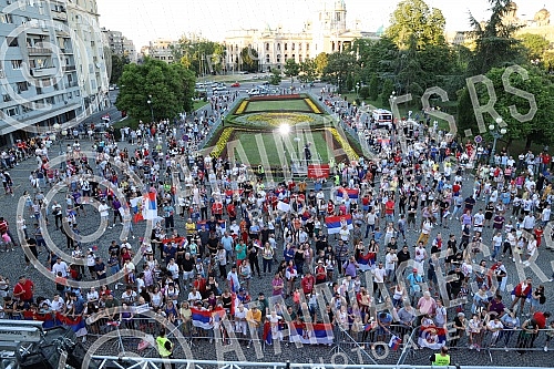 On the terrace of the City Assembly, a solemn reception was organized for the women's basketball team, which won a gold medal at the European Championship. Na terasi Skupstine grada organzovan je svecani docek zenske kosarkaske reprezentacije, koje