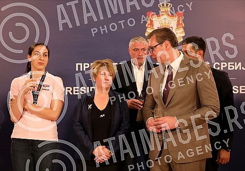 The President of Serbia, Aleksandar Vucic, received in the Presidency the women's basketball national team of Serbia, which won a gold medal at the European Championship.Predsednik Srbije Aleksandar Vucic primio je  u Predsednistvu zensku kosarkask
