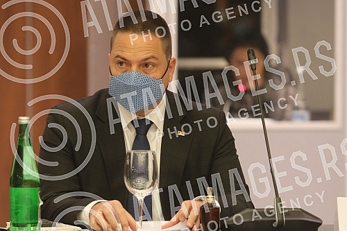 The Regional Youth Cooperation Office (RYCO) organized a grand opening and presentation of exchange programs for high schools in the Western Balkans at the Metropol Hotel.Regionalna kancelarija za saradnju mladih (RYCO) organizovala je u hotel Metr