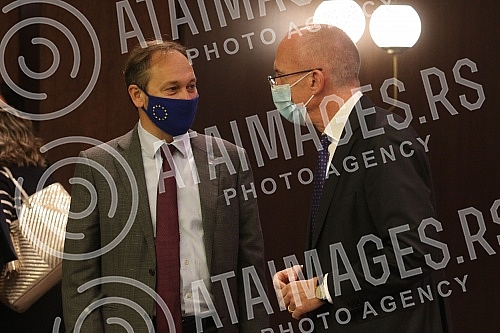 The Regional Youth Cooperation Office (RYCO) organized a grand opening and presentation of exchange programs for high schools in the Western Balkans at the Metropol Hotel.Regionalna kancelarija za saradnju mladih (RYCO) organizovala je u hotel Metr