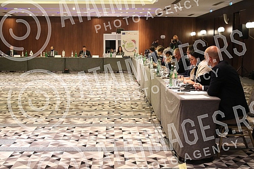 The Regional Youth Cooperation Office (RYCO) organized a grand opening and presentation of exchange programs for high schools in the Western Balkans at the Metropol Hotel.Regionalna kancelarija za saradnju mladih (RYCO) organizovala je u hotel Metr