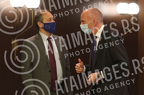 The Regional Youth Cooperation Office (RYCO) organized a grand opening and presentation of exchange programs for high schools in the Western Balkans at the Metropol Hotel.Regionalna kancelarija za saradnju mladih (RYCO) organizovala je u hotel Metr