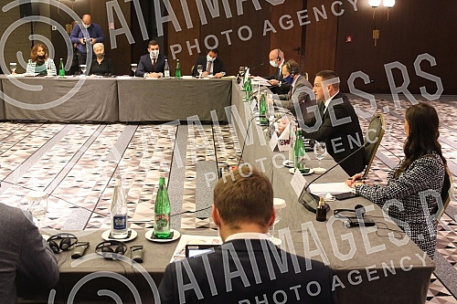 The Regional Youth Cooperation Office (RYCO) organized a grand opening and presentation of exchange programs for high schools in the Western Balkans at the Metropol Hotel.Regionalna kancelarija za saradnju mladih (RYCO) organizovala je u hotel Metr